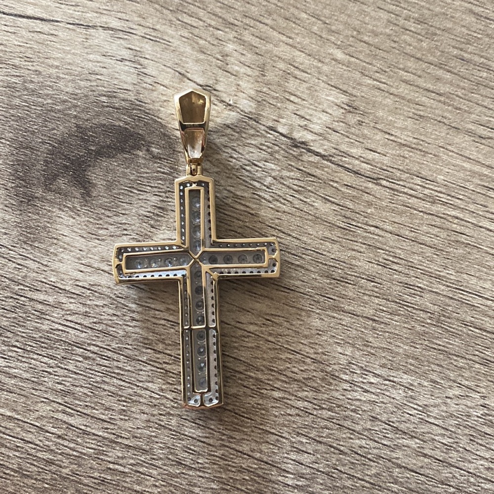 Yellow gold pendant 2,100 or best offer